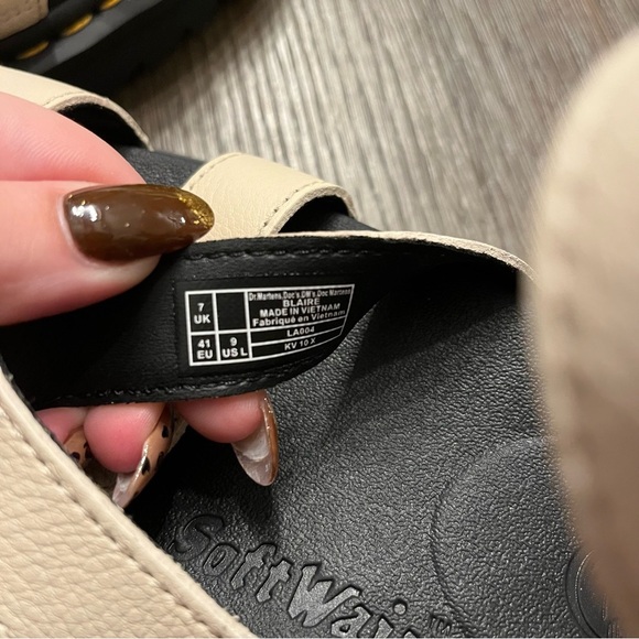 NEW Dr. martens parchment beige blaire sandals - Picture 4 of 6